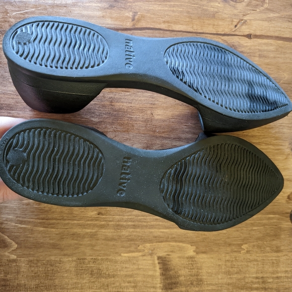 Native Audrey Size 7 Black Pointed Toe Flats - Picture 5 of 9